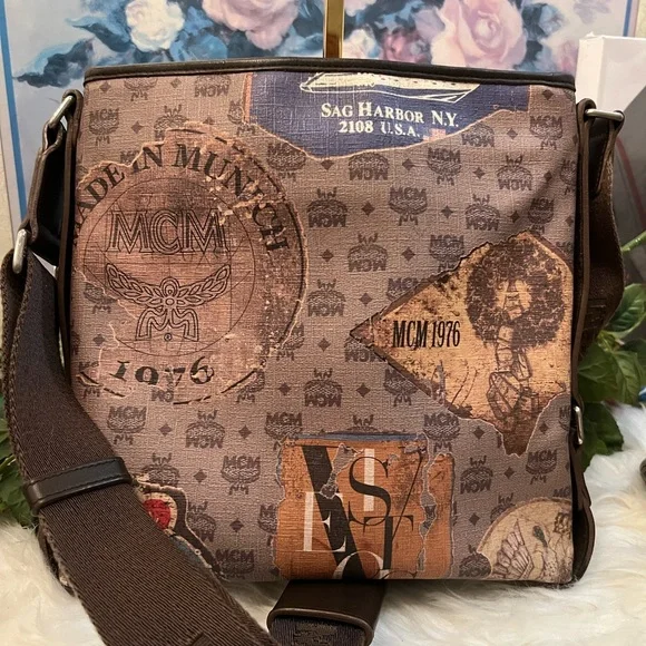 MCM ❤️HOST PICK❤️🔥RARE🔥Crossbody Bag - Picture 3 of 11